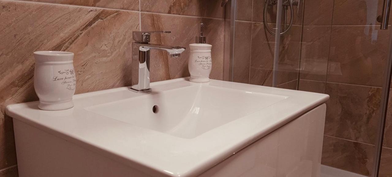 Sensation Alezzi Apartment Pool&Spa Resort Нэводари Экстерьер фото